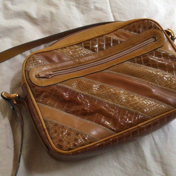 Vintage faux leather crossbody bag - Picture 5 of 6